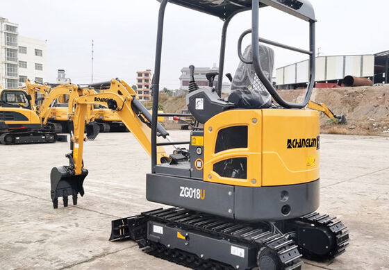 ZG017SMini Koparka Ergonomiczna konstrukcja z przestronną przestrzenią do jazdy